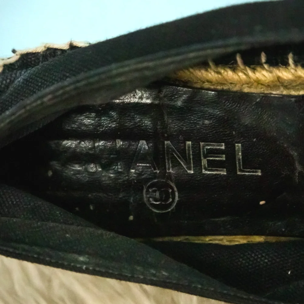 Chanel 39 Size 8.5 US Black Canvas CC Logo Espadrille Slip On Flats Shoes